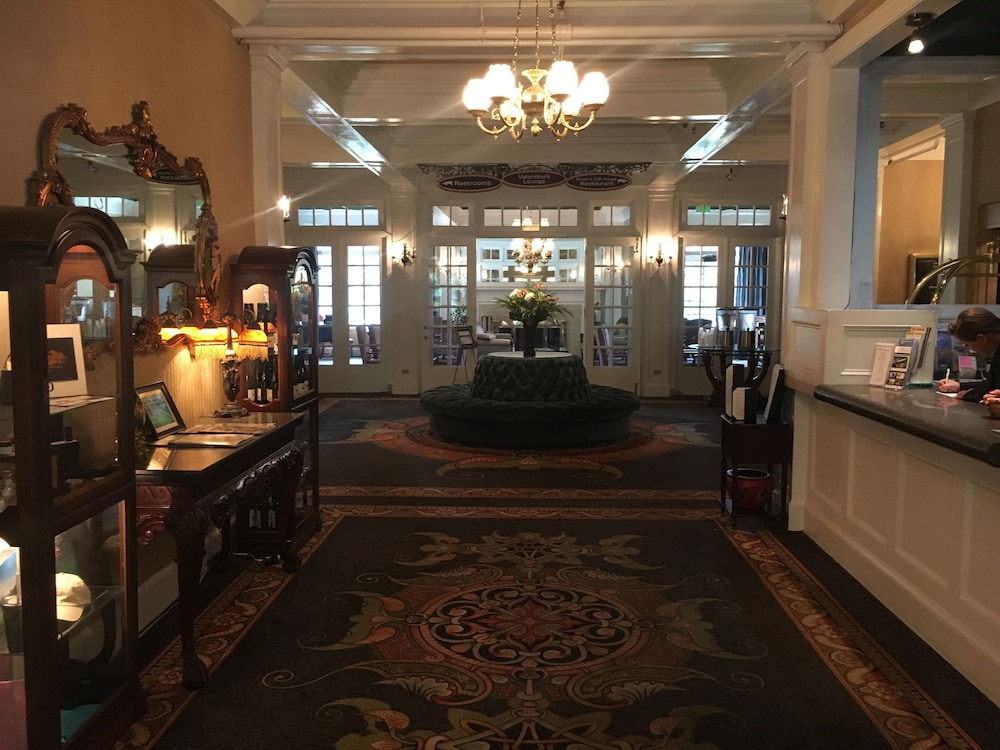Columbia Gorge Hotel And Spa 3/62