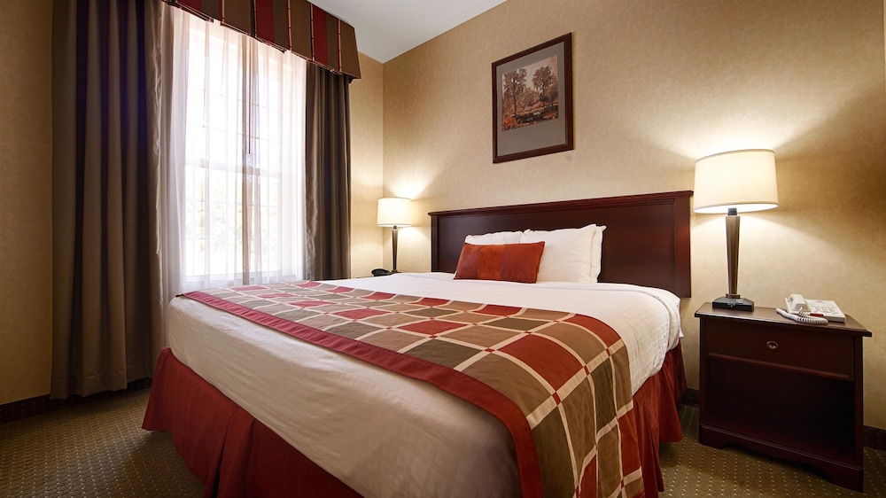 Best Western Plus Ticonderoga Inn & Suites 8/35