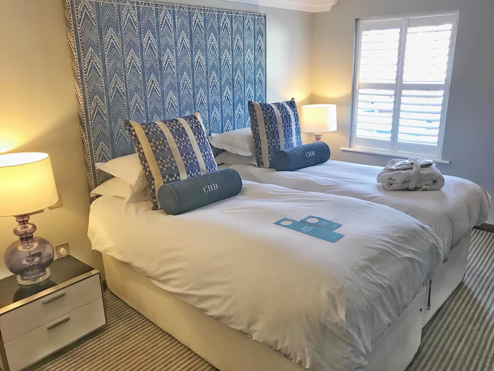 COZY, INLAND, TWIN BEDS
