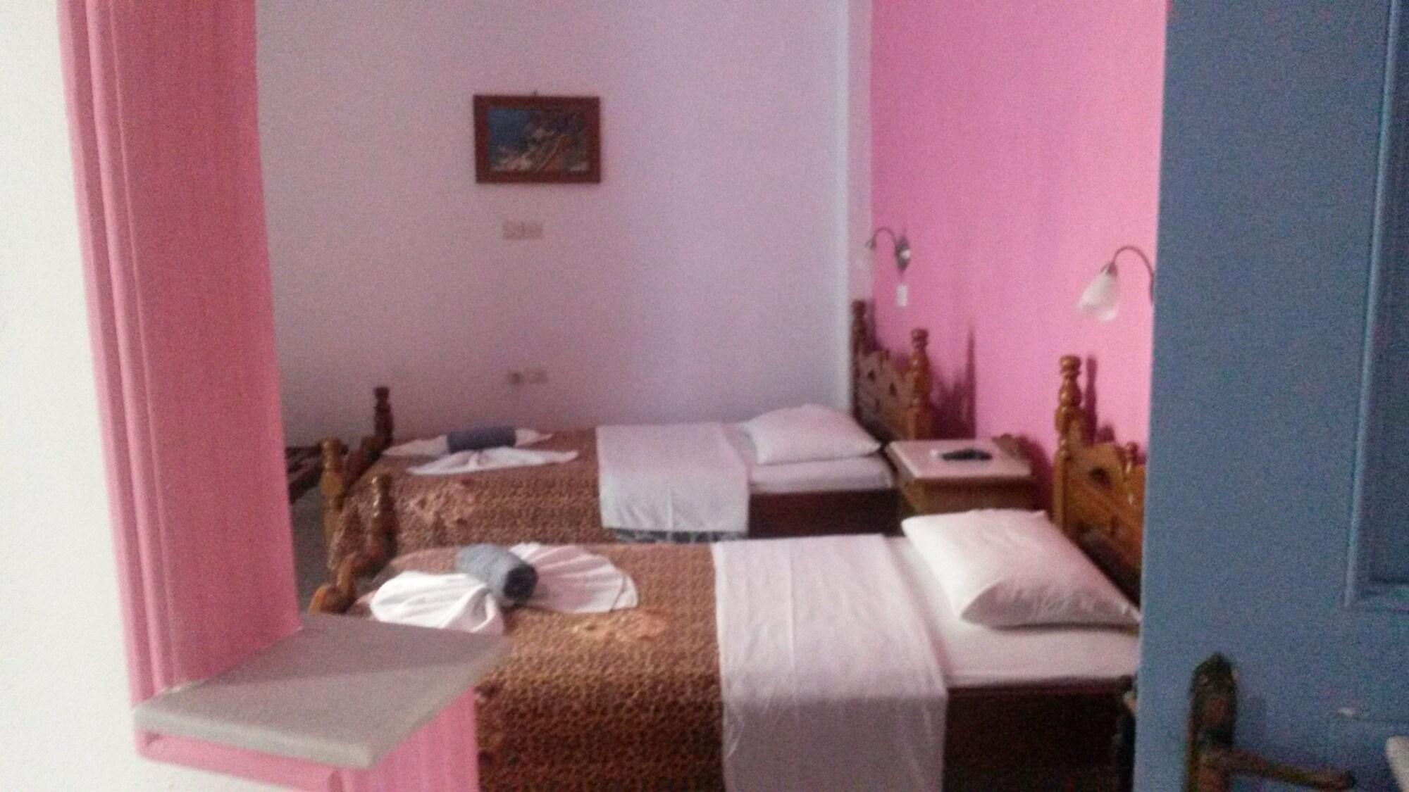 Hotel Thirasia 72/98