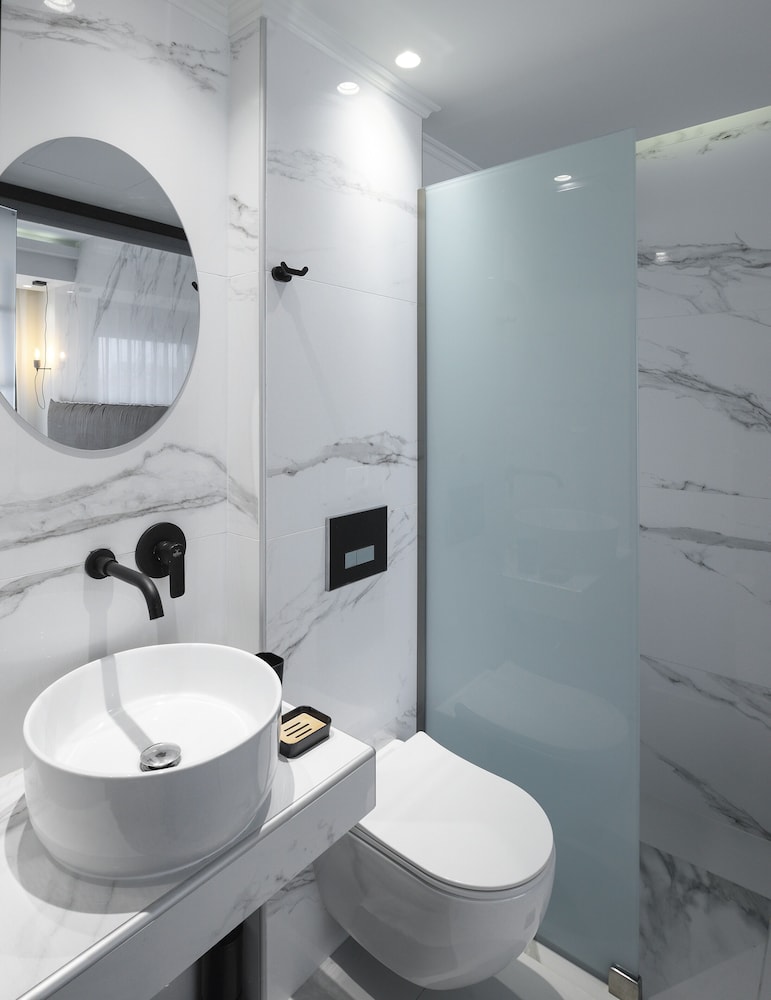 Thetis Boutique Luxury Apartments 48/50