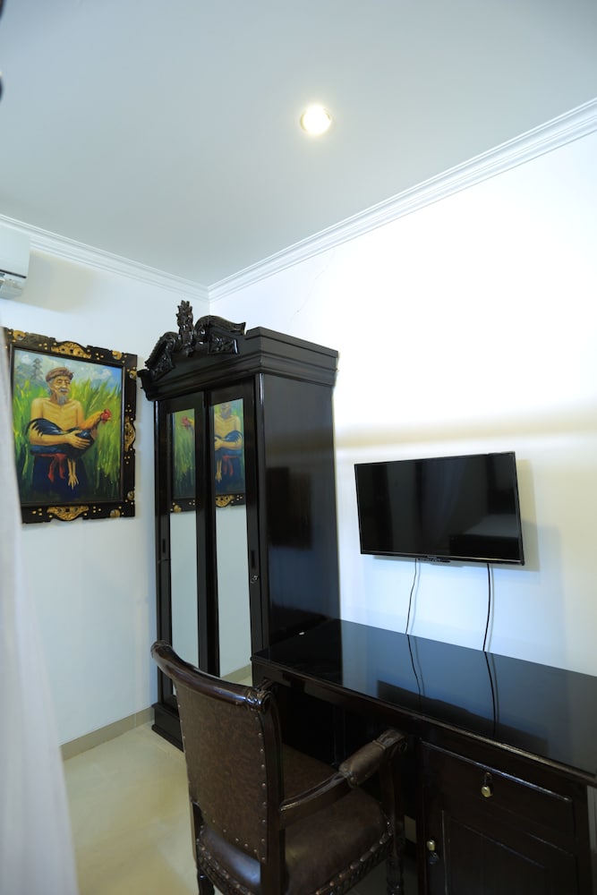 RedDoorz Plus near Lempuyangan Station 4 36/42