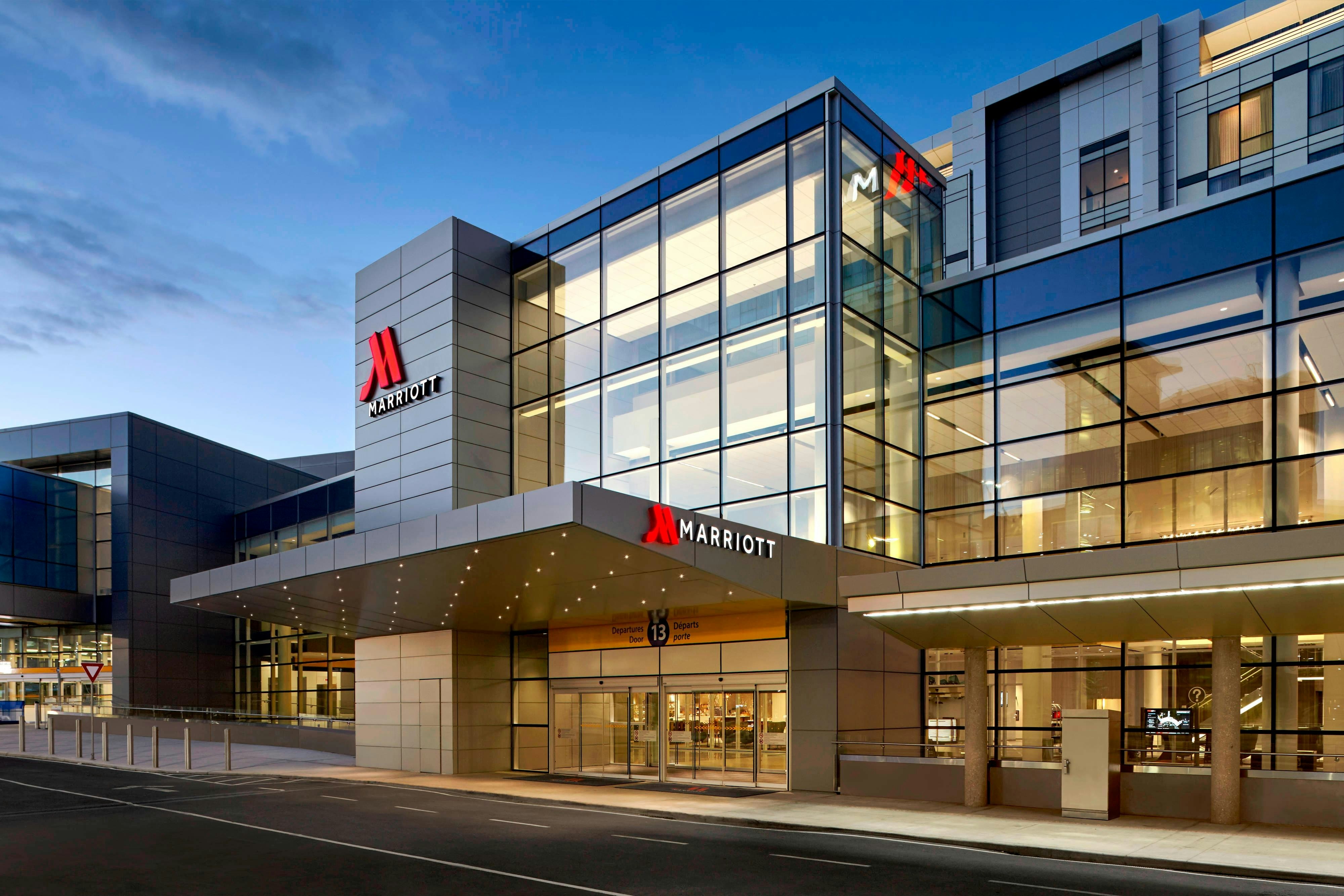 CALGARY AIRPORT MARRIOTT IN-TERMINAL HOTEL 33/33