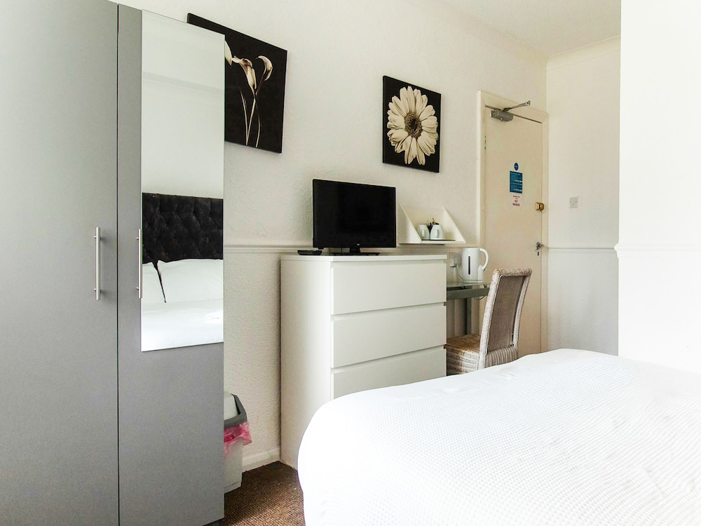 OYO The Longlands Hotel 22/39