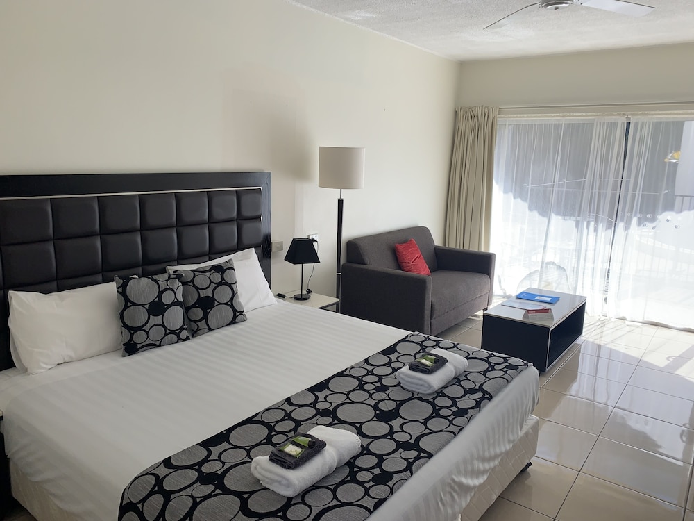 Basic, King Bed