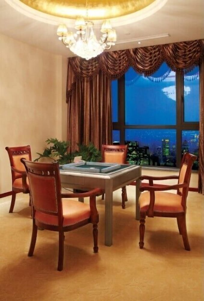 Yuloon Hotel Shanghai 28/35