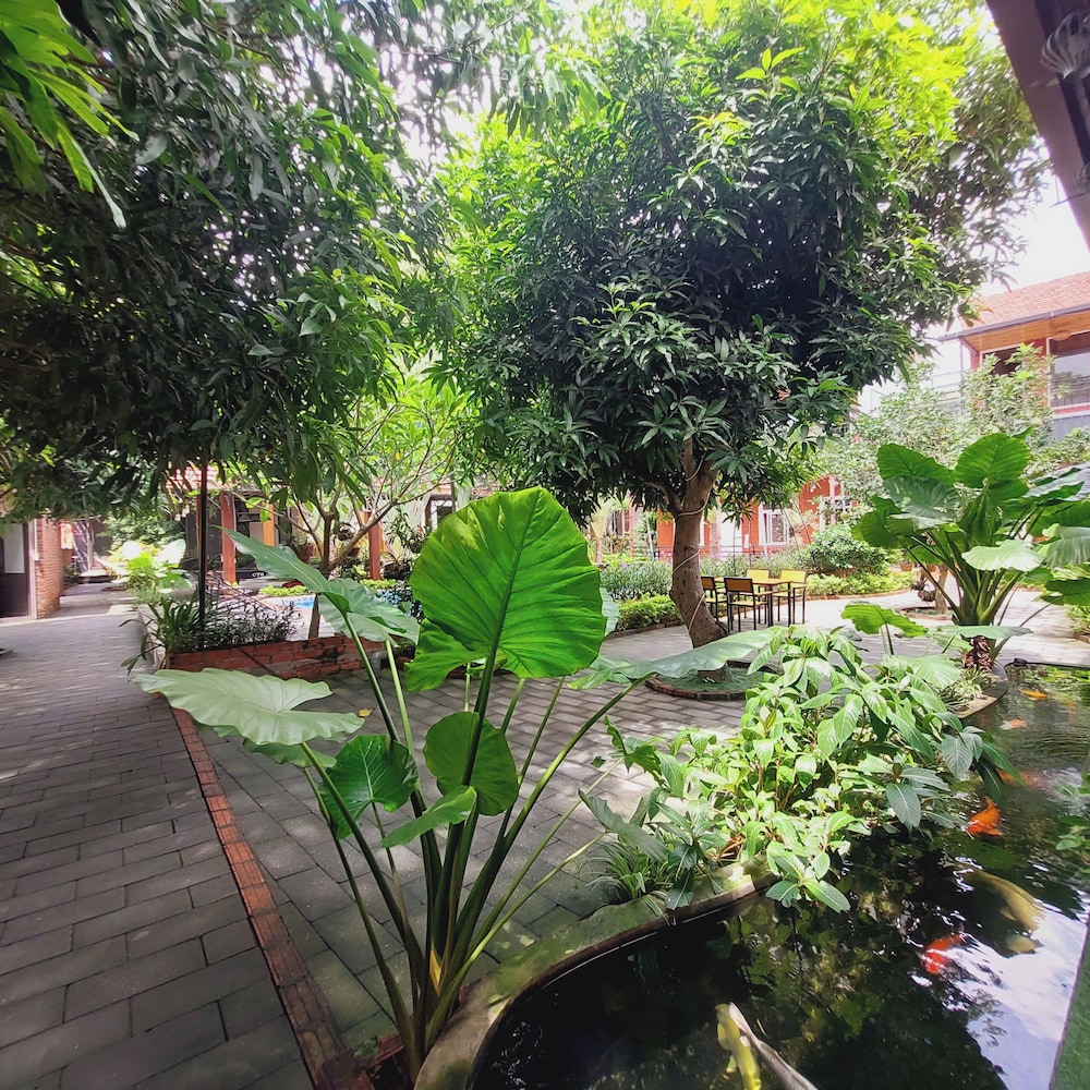 Ninh Binh Mountain Side Homestay & Cafe 63/67