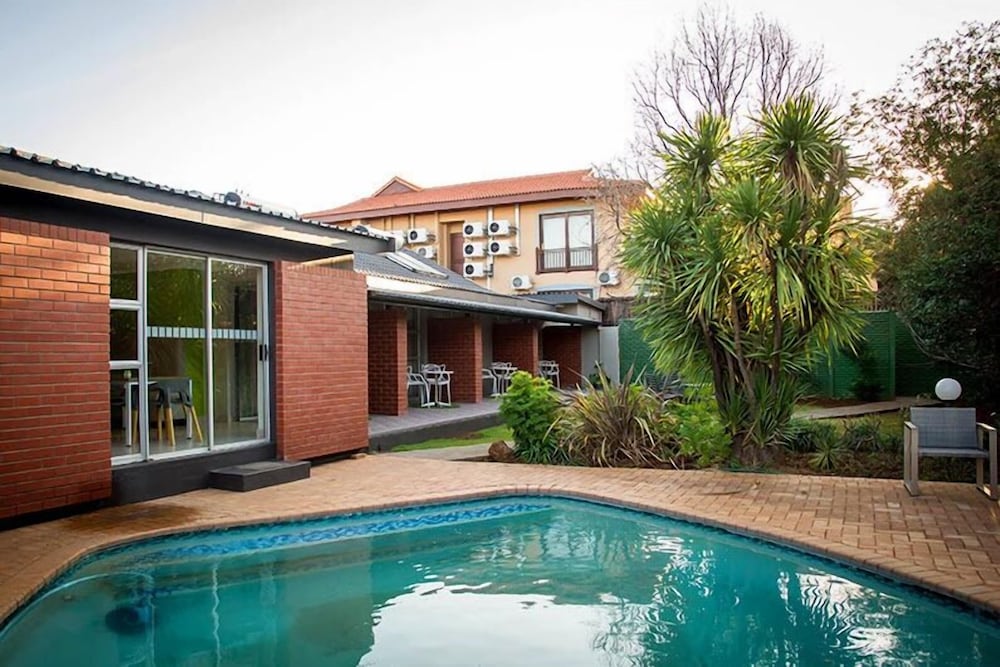 Palm Lodge 20/22