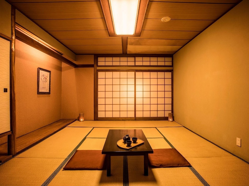 Japanese, Standard, 4 Futon Beds, No Bathroom