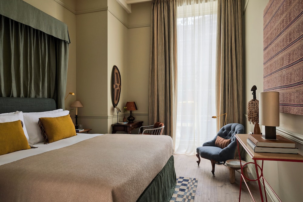 Deluxe, King Bed, Garden View