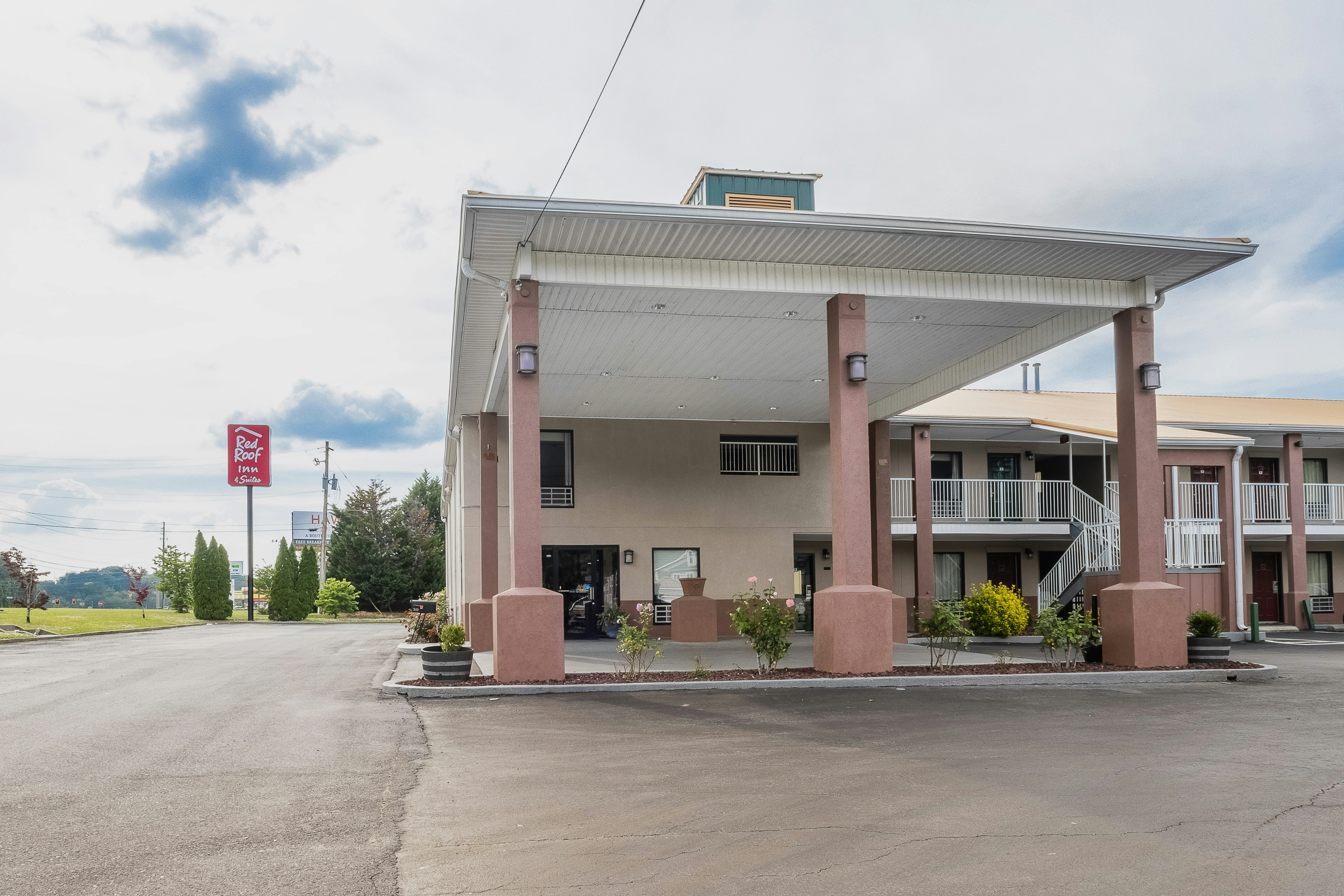 Red Roof Inn and Suites Rome 1/14