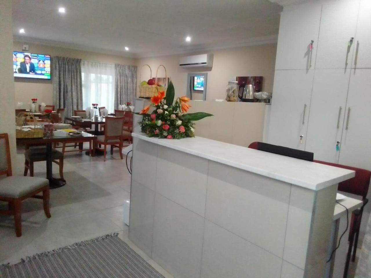 Benoni N12 Hotel 29/45