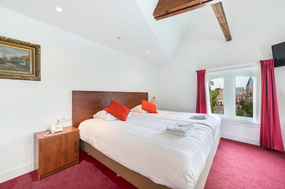 Suite, King Bed