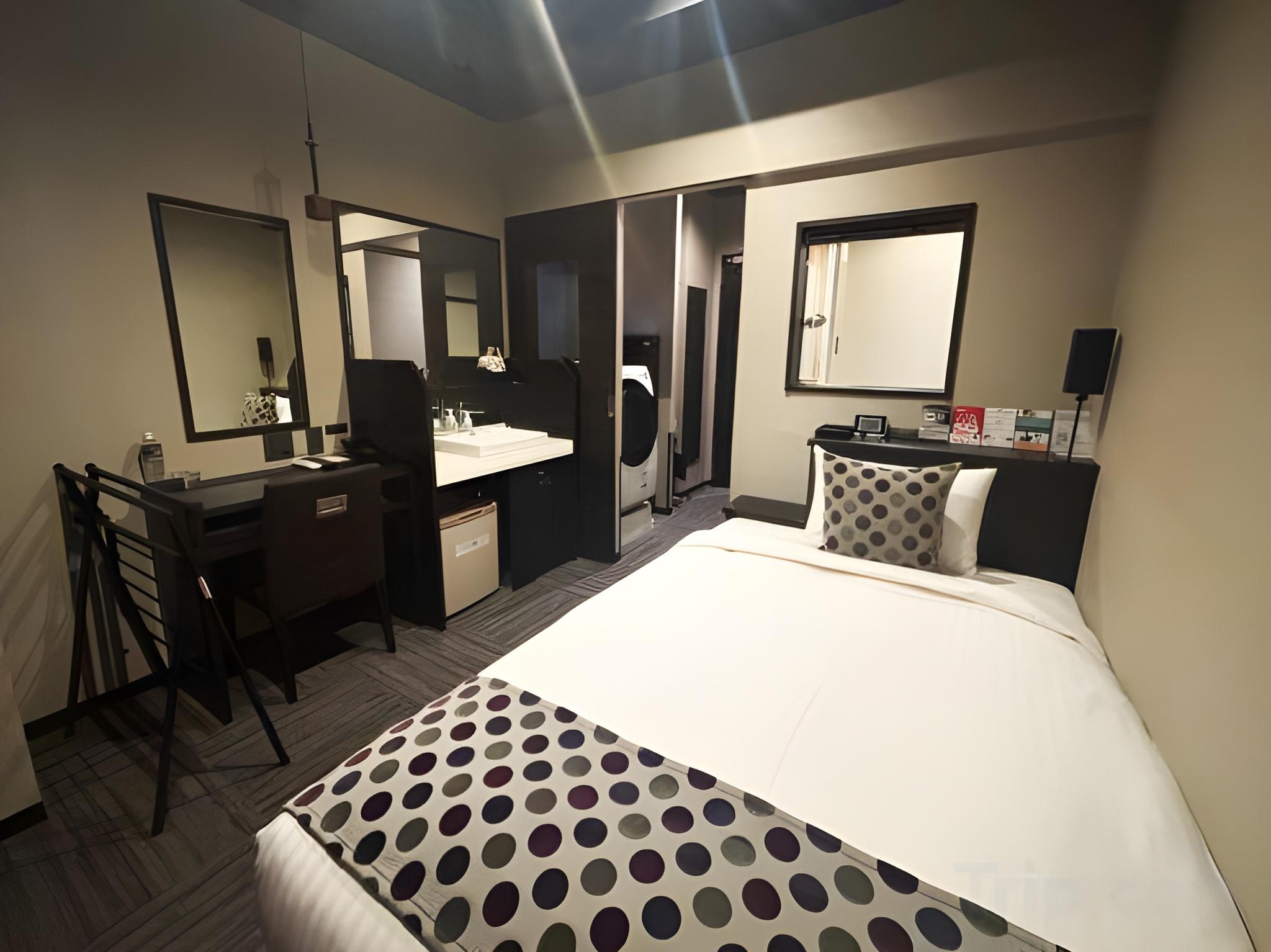 Semi Room, Single Bed, Semi Double Bed, Washing Machine, Smoking