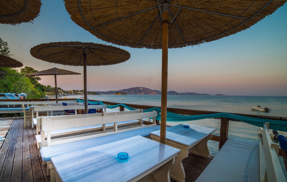 Porto Koukla Beach Hotel 58/89