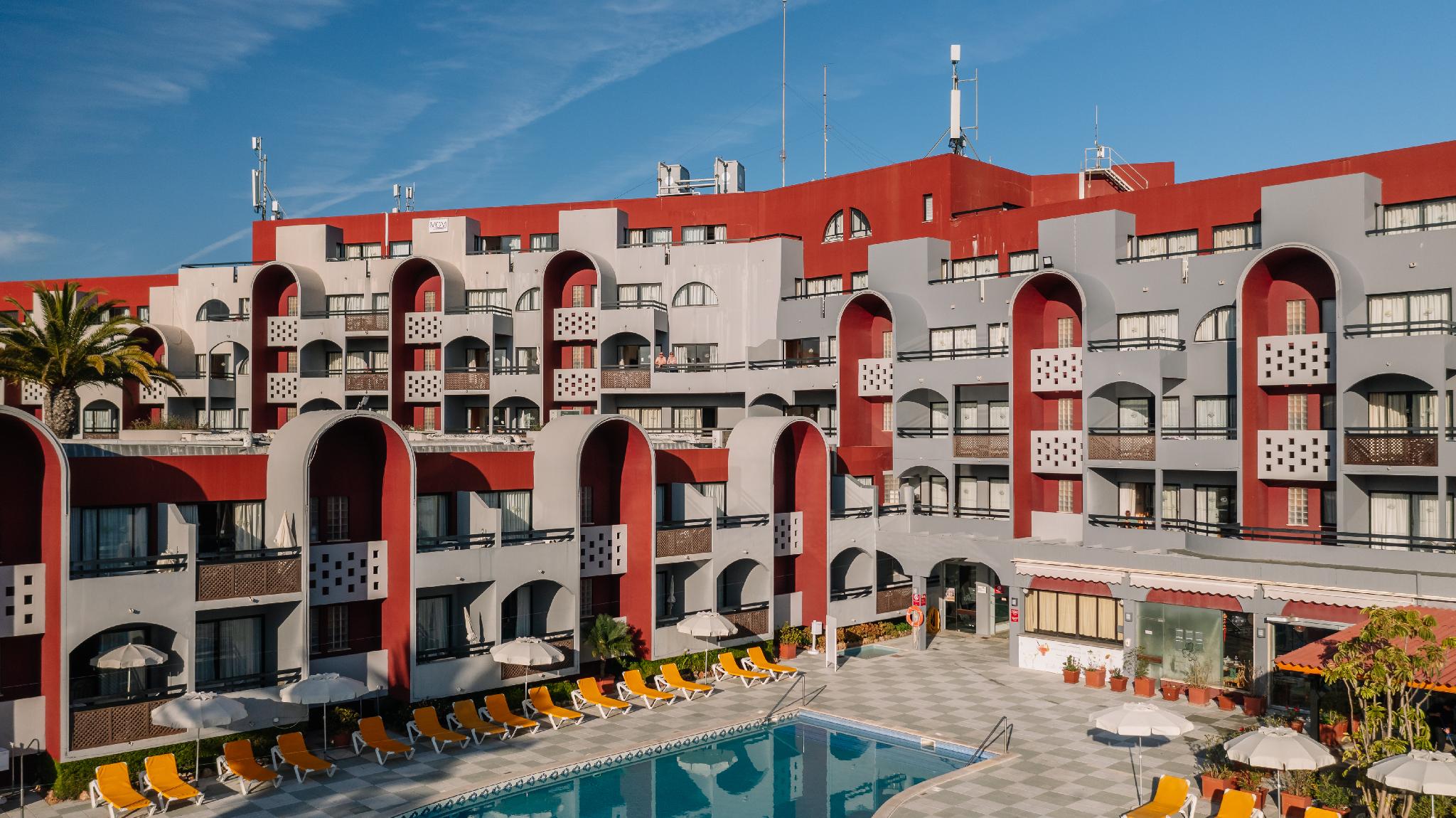 Muthu Oura Praia Hotel Apartments in ALBUFEIRA