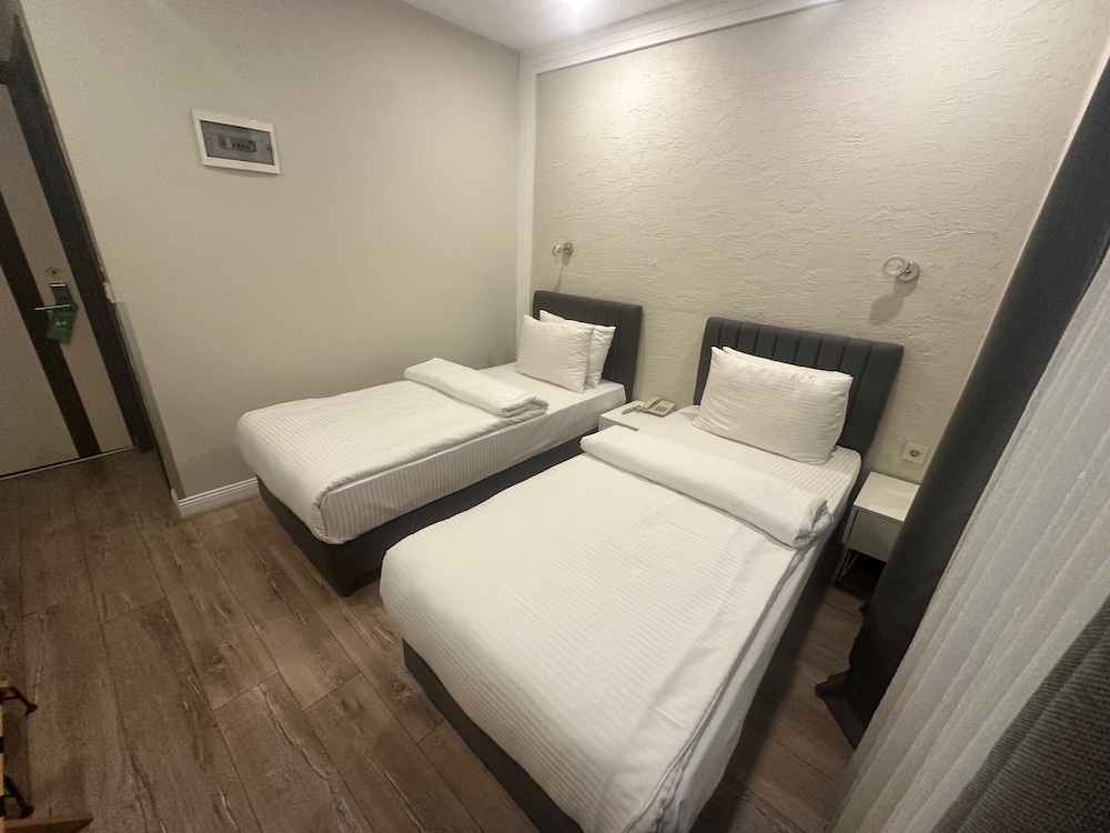 2 BEDROOMS, FAMILY, CITY VIEW, 2 BATHROOMS