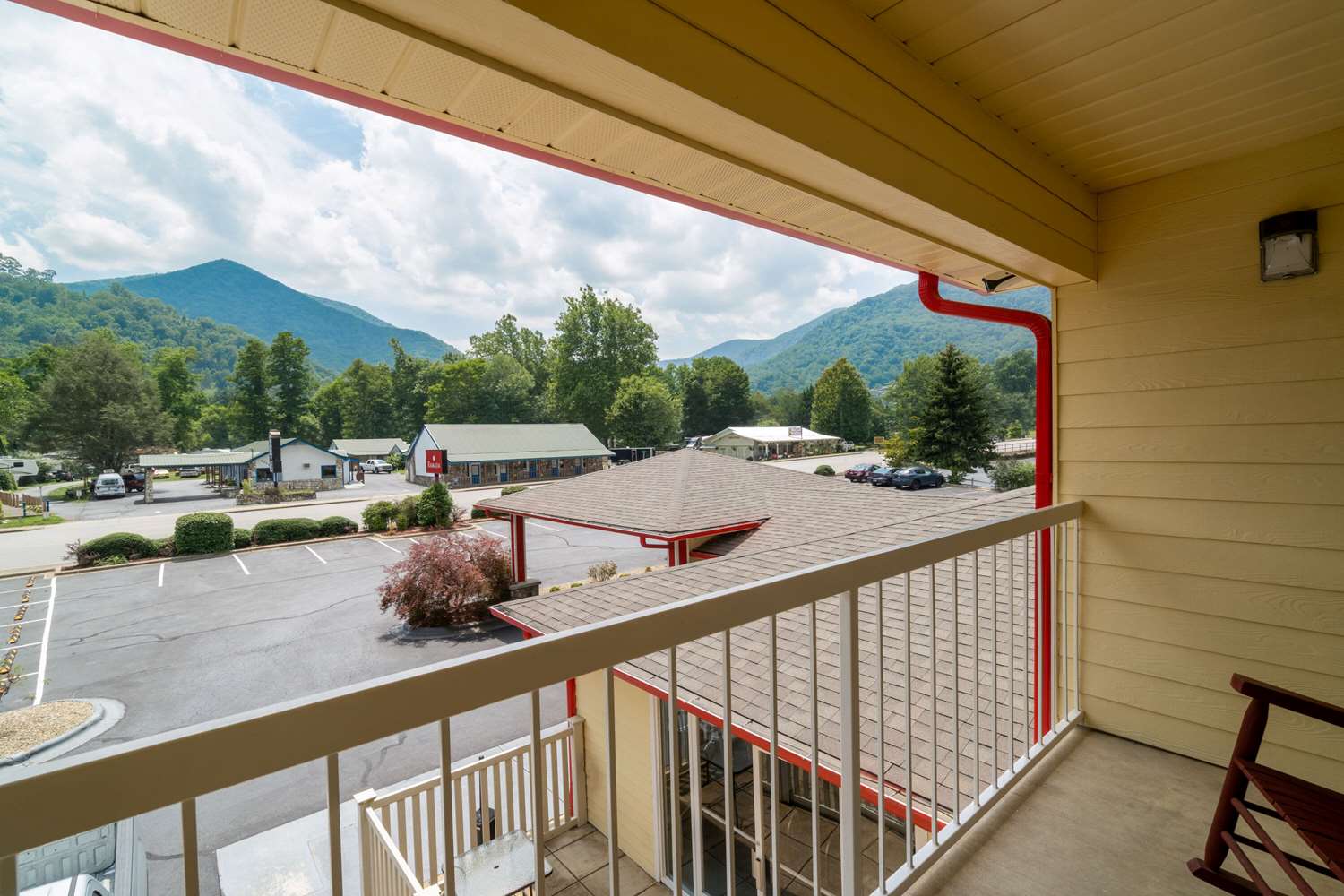Ramada by Wyndham Maggie Valley 8/18