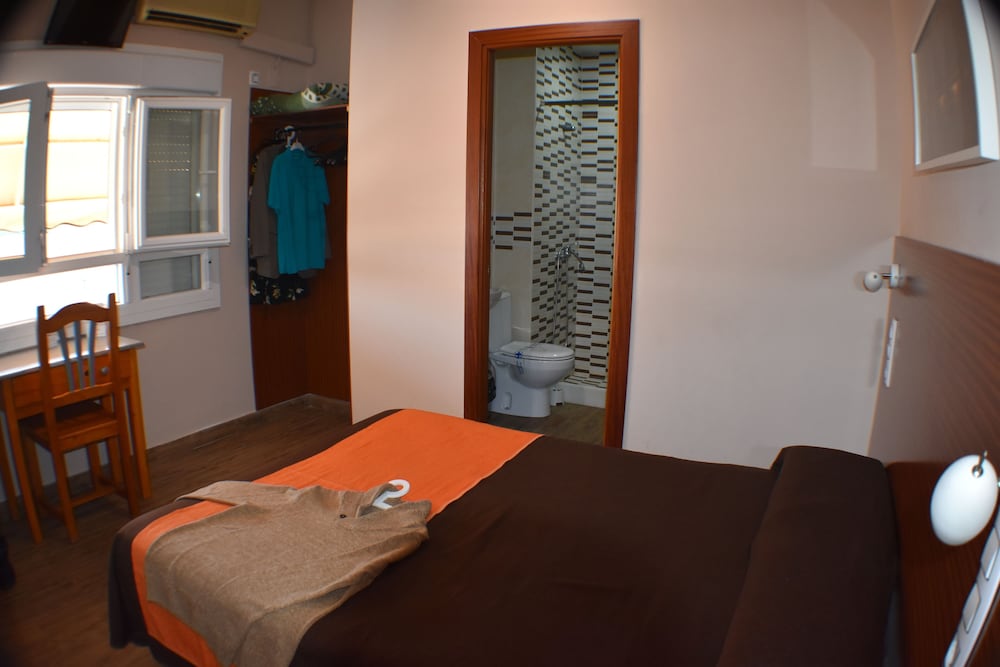 Hostal Alamare 36/50