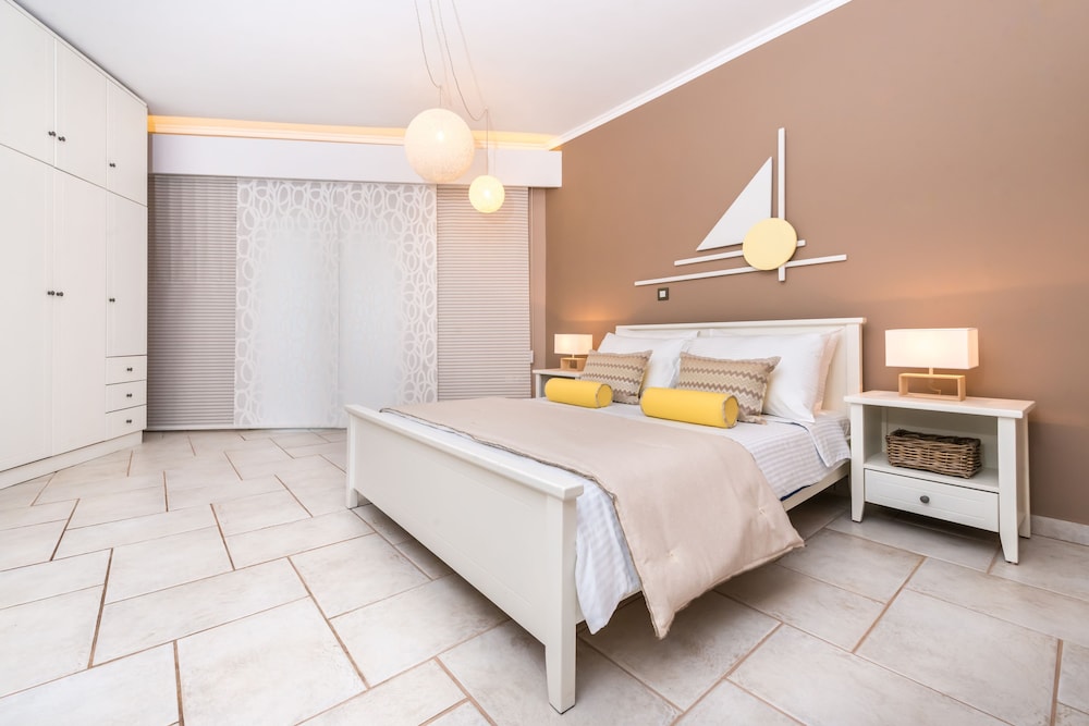 Arkadia Luxury Hotel Apartments 11/50