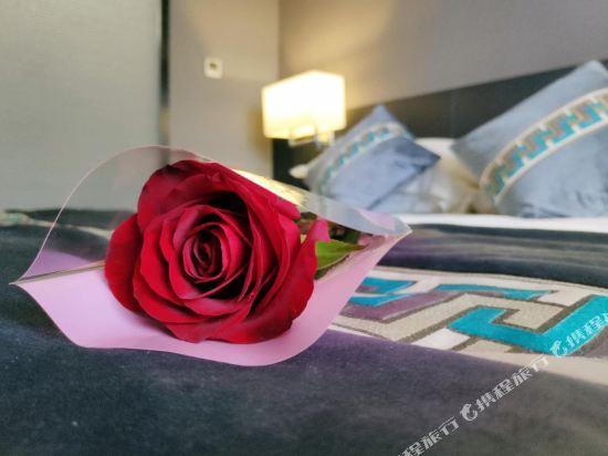 Huzhou Redwood Room Hotel (Taihu Moon Plaza) 27/35