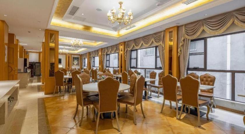 Vienna Hotel (Chuanxin Drum Tower Metro Station, Beijing Road) 42/50