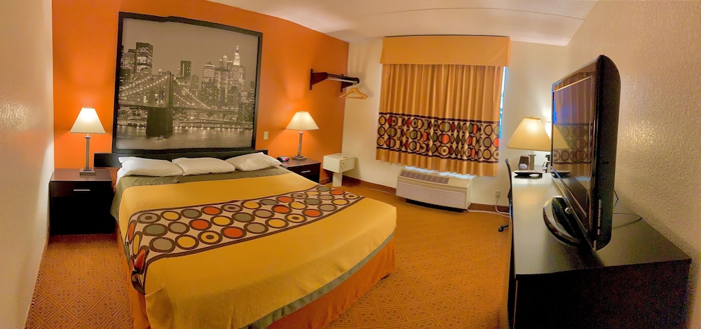 Super 8 By Wyndham Stamford/New York City Area 8/24