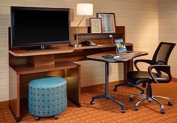 Fairfield Inn Suites Utica 42/47
