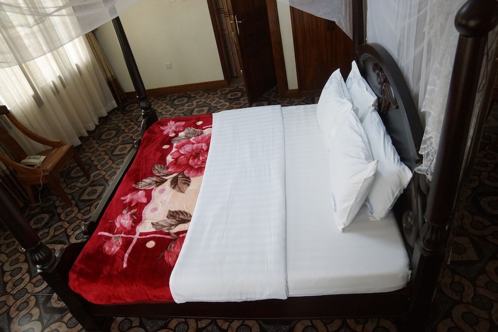 Cosmil Executive Suites 12/29