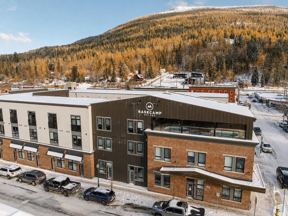 Basecamp Suites Revelstoke 3/50