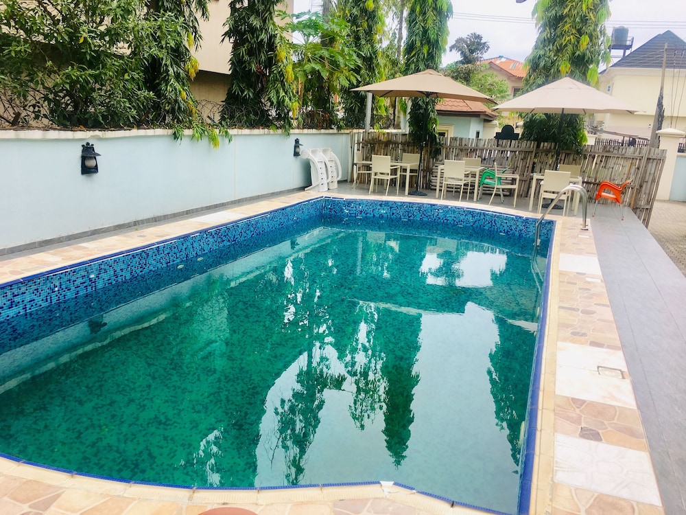 Topaz Luxury Suites & Apartments 35/40