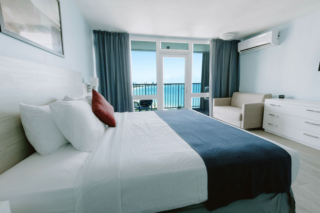 Superior, Studio, King Bed, Ocean View