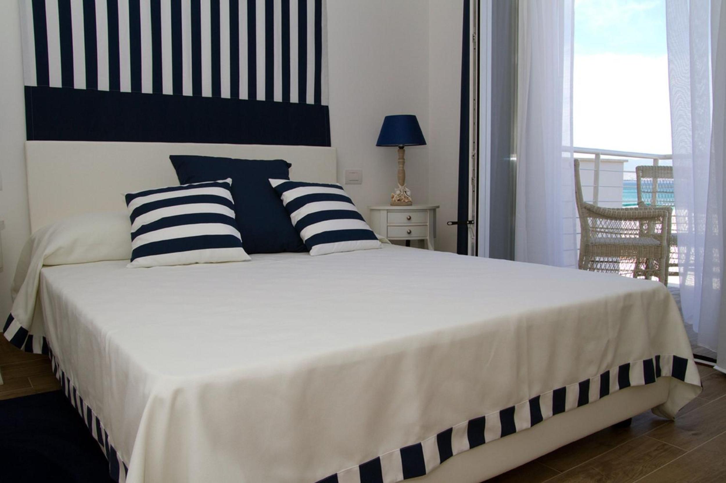 Room, Double or Twin Bed, Sea View