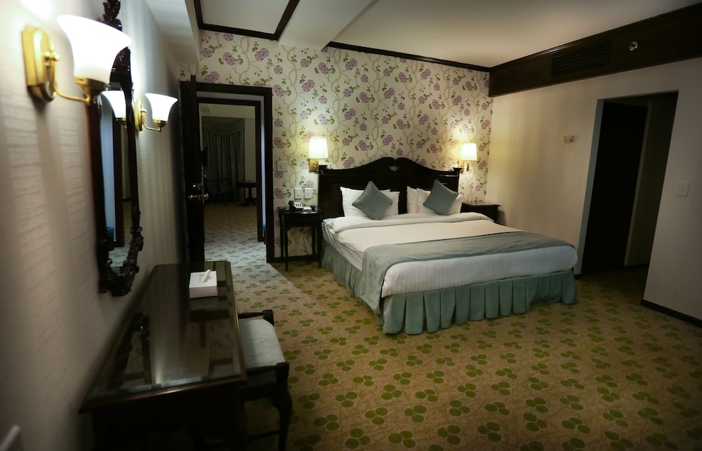 Hawthorn Suites By Wyndham Al Khobar 10/43