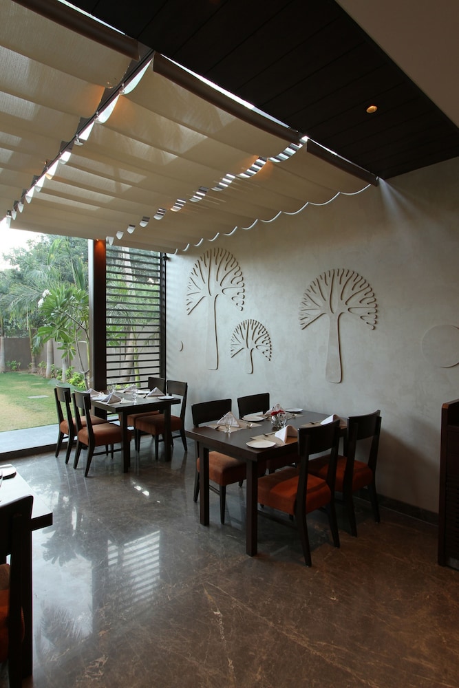 Hotel Express Residency Vadodara 25/46