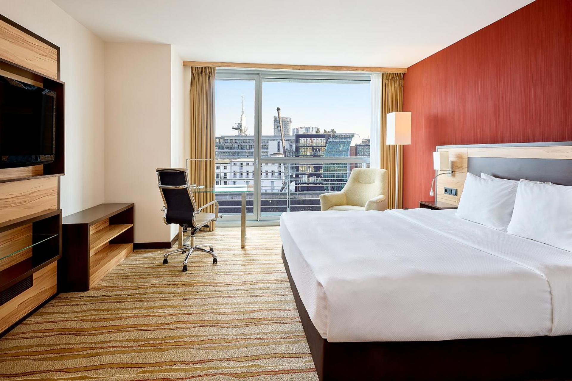 Room at Courtyard By Marriott Dusseldorf Hafen, DUSSELDORF