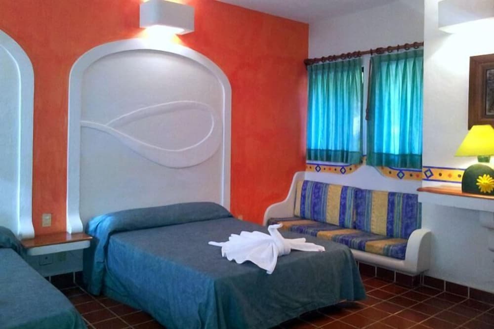 SENIOR, SUITE, KITCHENETTE