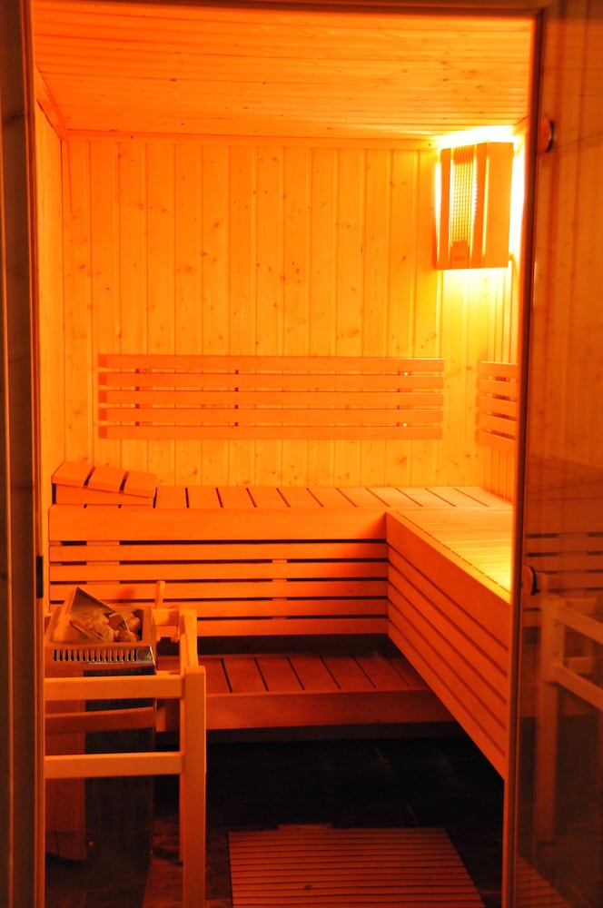 swimming pool spa
