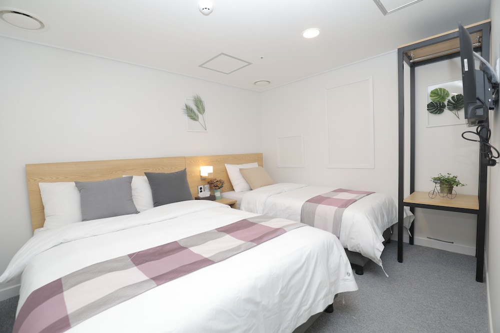 LINE HOTEL MYEONGDONG 27/56