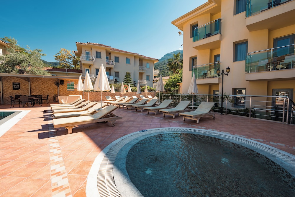 Belcehan Deluxe Hotel 44/50