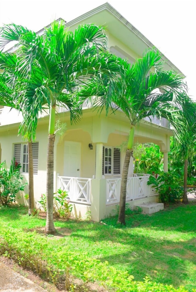 Coral Seas Beach Resort 56/58
