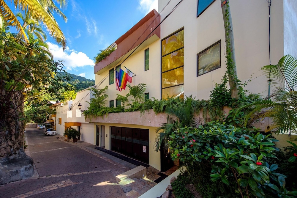 Casa Cupula 68/77