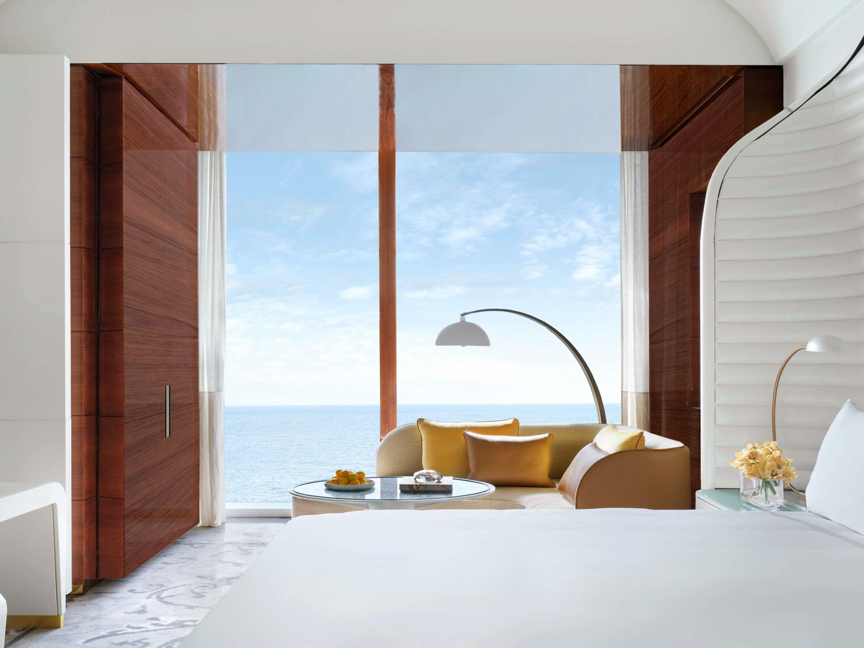 Fairmont Gold, King Bed, Sea View