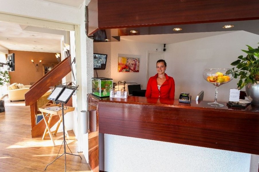 Hotel Herbergh Amsterdam Airport 5/30