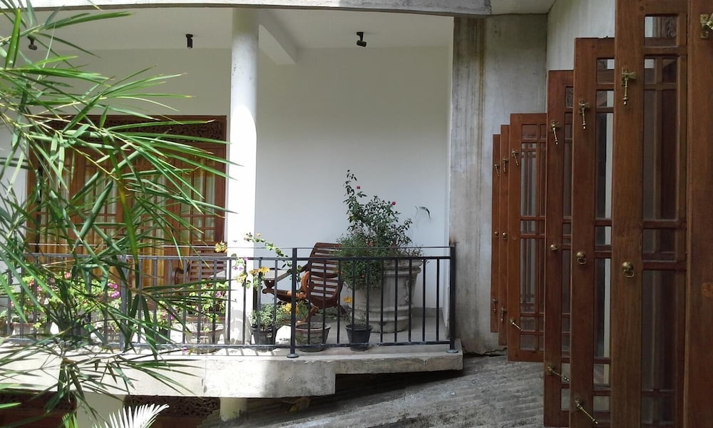 Srimalis Residence 12/32