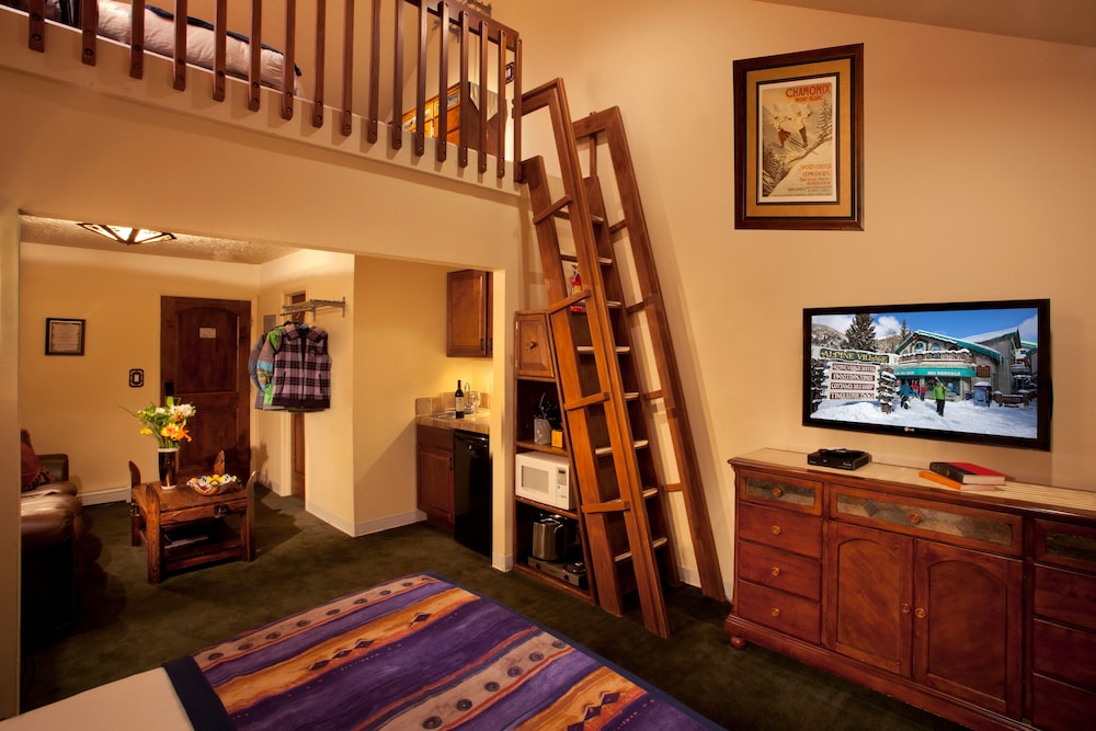 Alpine Village Suites 32/50