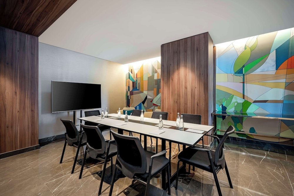 Hyatt Centric Jumeirah Dubai 41/50