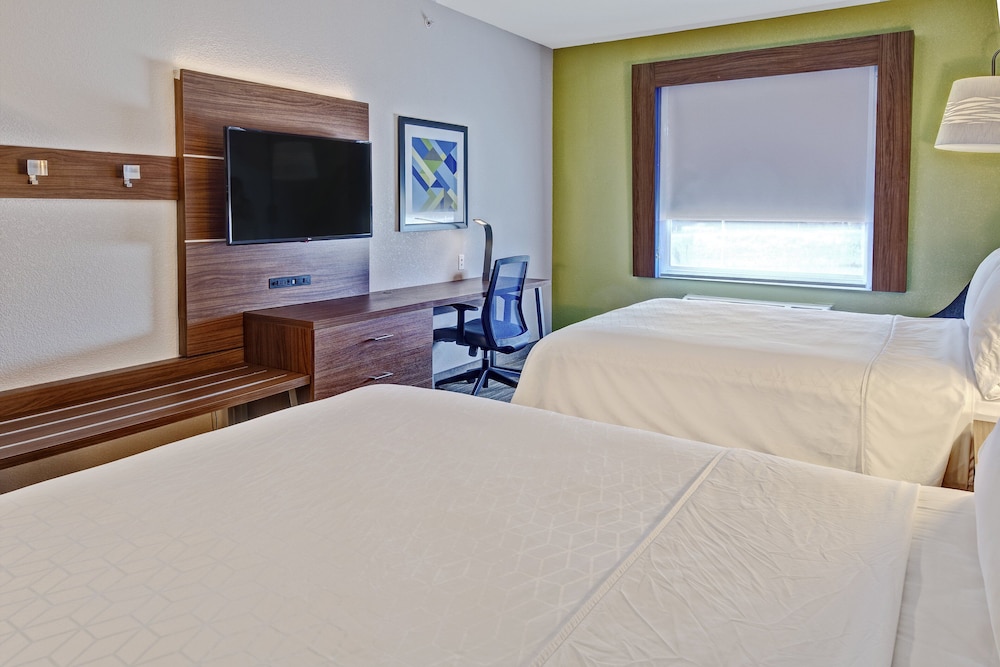Holiday Inn Express Hotel Suites Clarksville 15/61