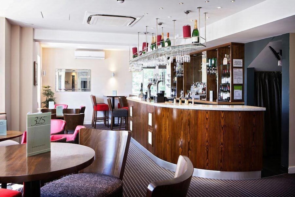 315 Bar And Restaurant 20/25