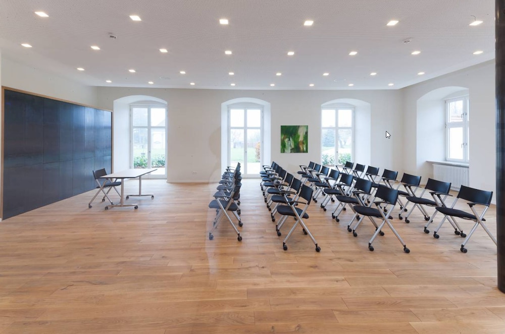 Kloster Holzen Hotel 23/32